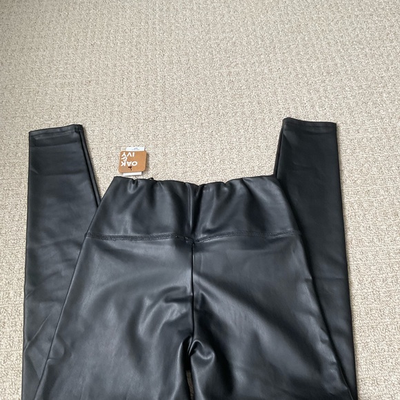 Oak and ivy pleather leggings black nwt size small - Picture 3 of 4